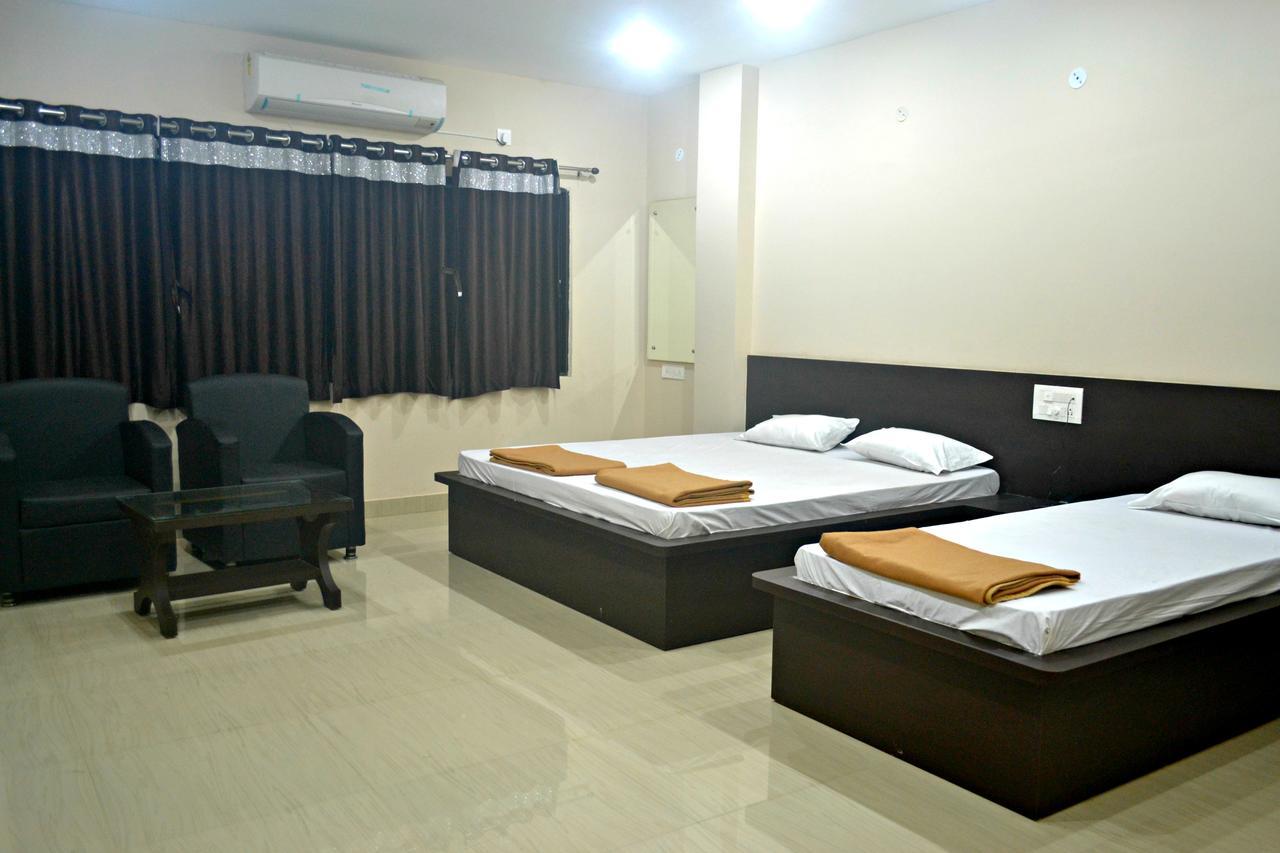 Hotel Bhammars Balangir Quarto foto