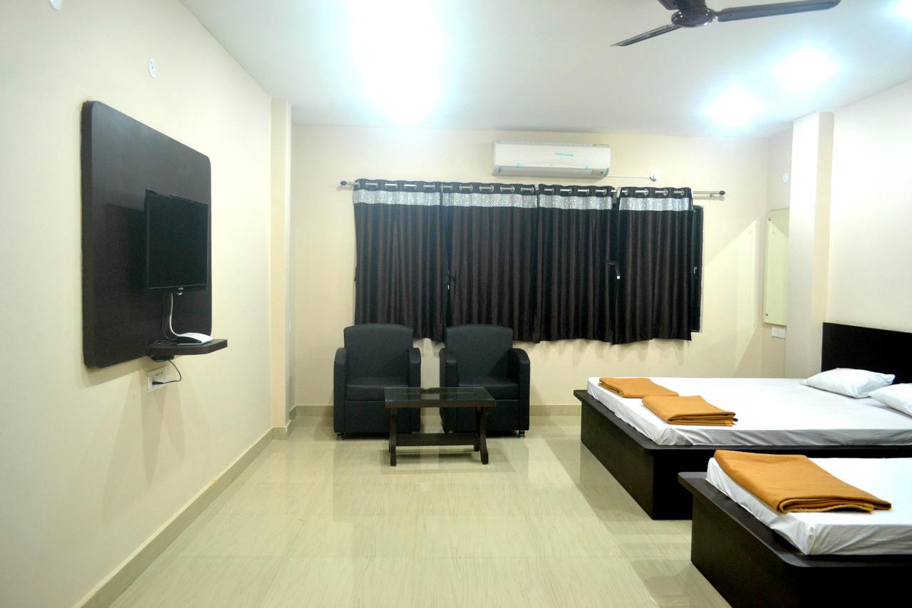 Hotel Bhammars Balangir Quarto foto