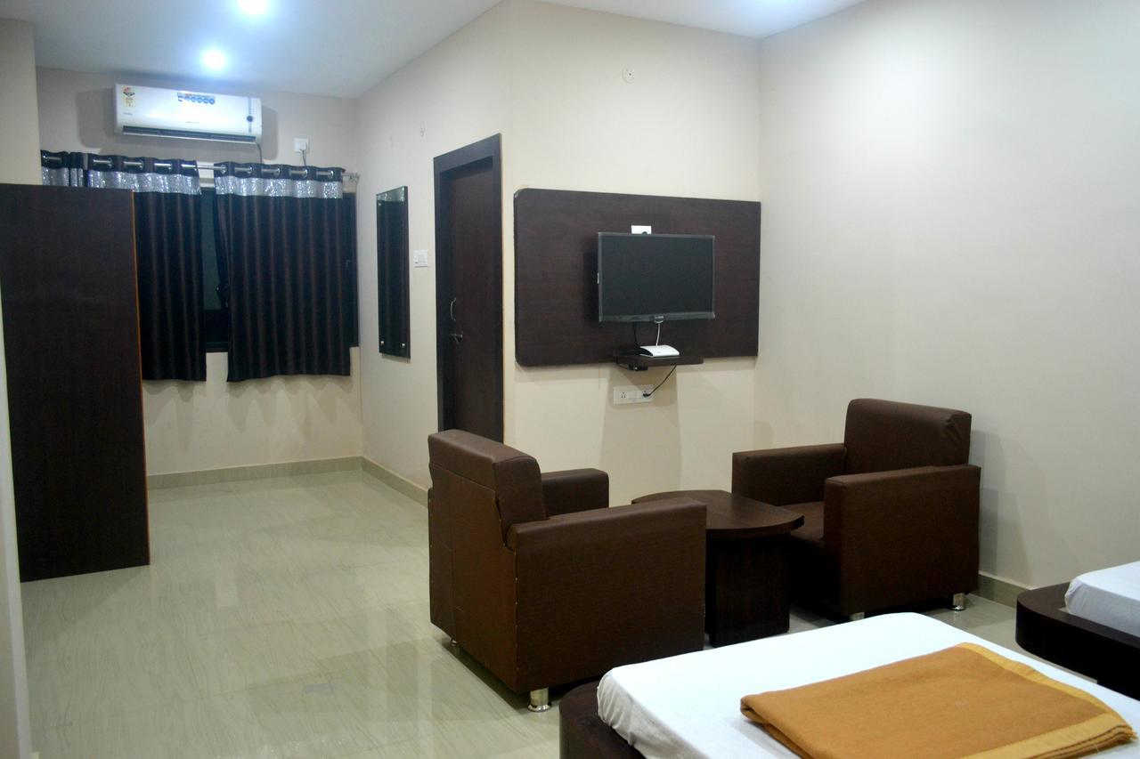 Hotel Bhammars Balangir Quarto foto